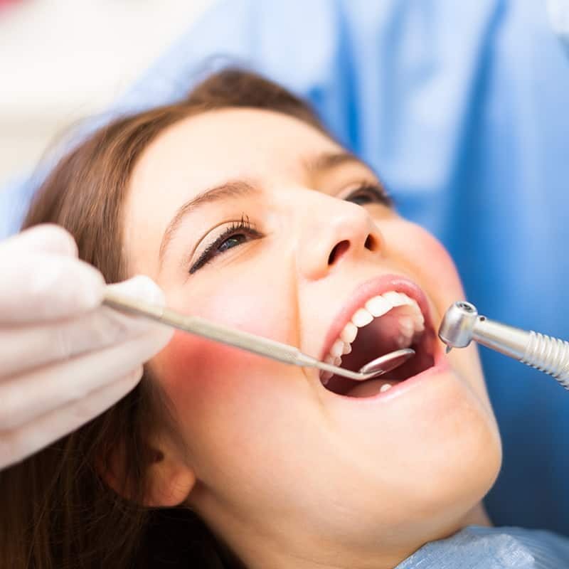 زين كلينك معيار الجودة في تجميل الأسنان بإشراف د. محمد الجارحي